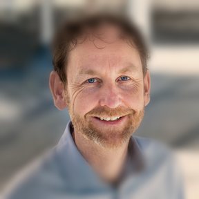 Portret van Luc van Esch